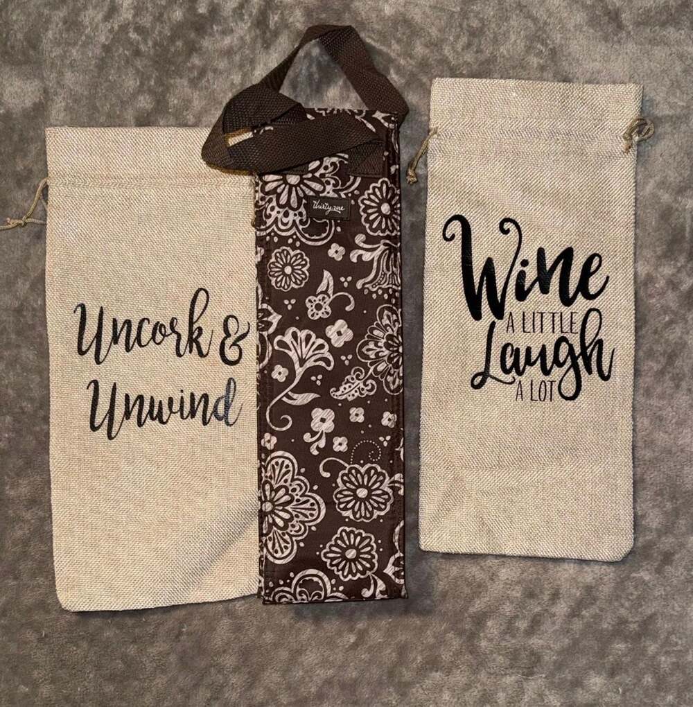 Thirty-One Gifts Wine Bottle Gift Bag Set of 3